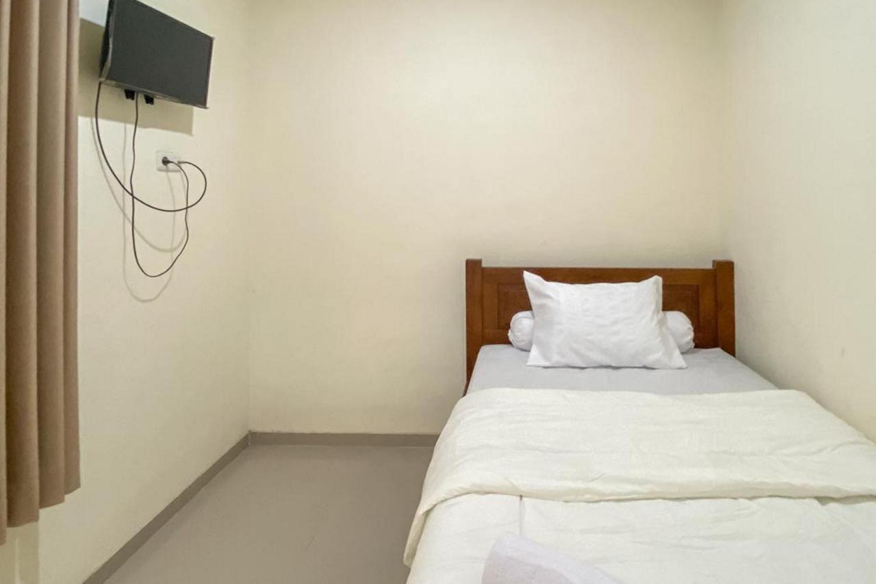 Nipa Guest House Near Universitas Widyagama Mitra Reddoorz Blimbing  Kültér fotó