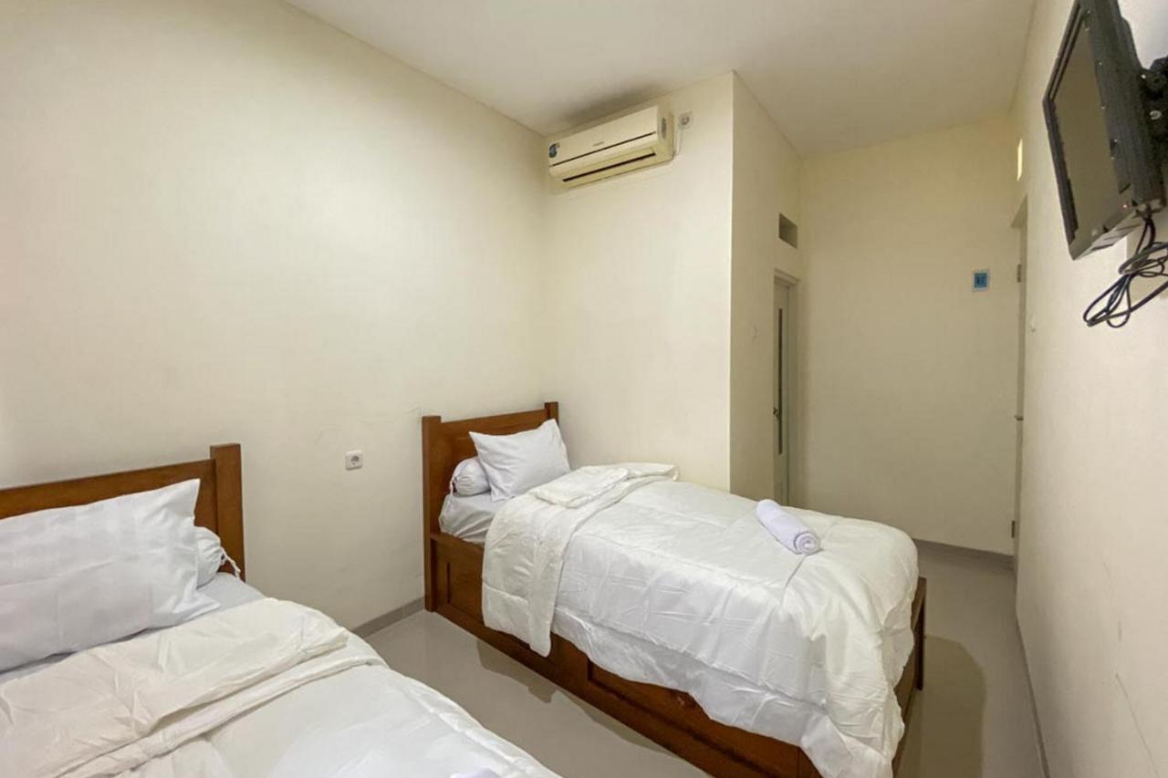 Nipa Guest House Near Universitas Widyagama Mitra Reddoorz Blimbing  Kültér fotó